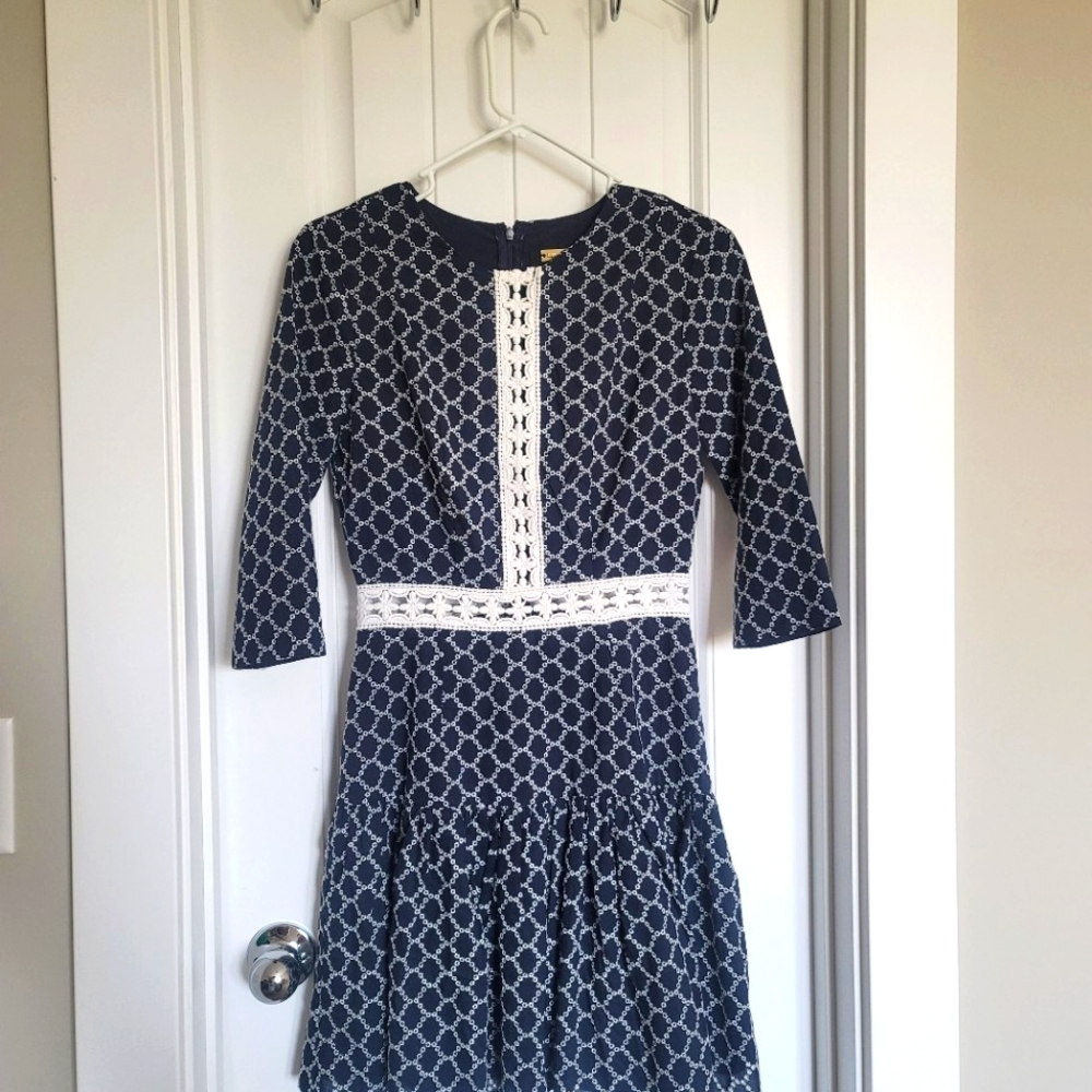 Alexia Admor Navy Blue / White dress